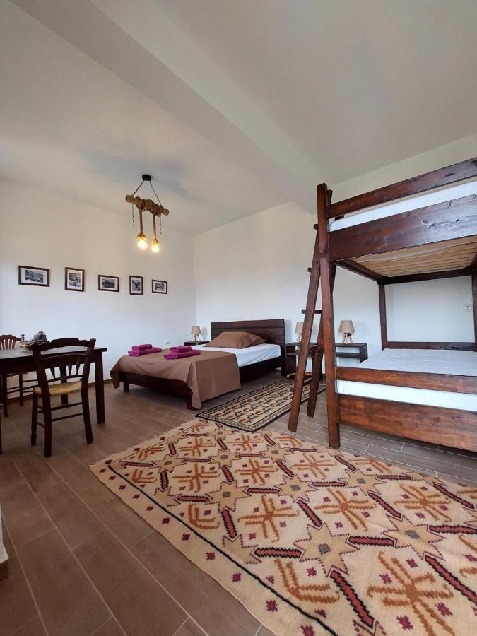 Guest House Gorani Berat Exterior foto