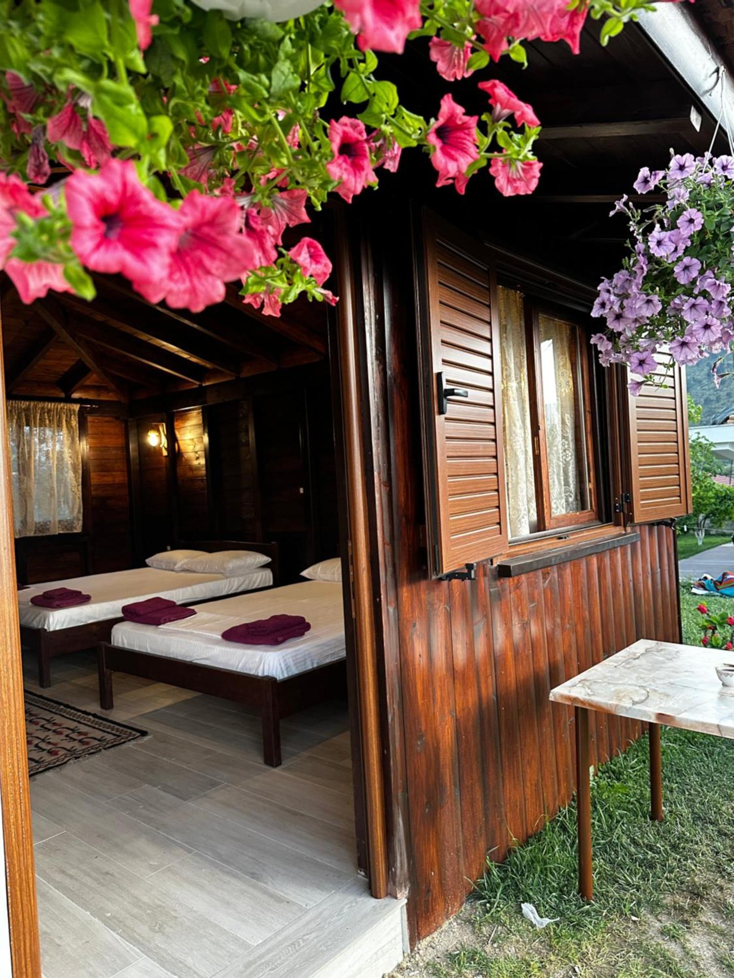Guest House Gorani Berat Exterior foto